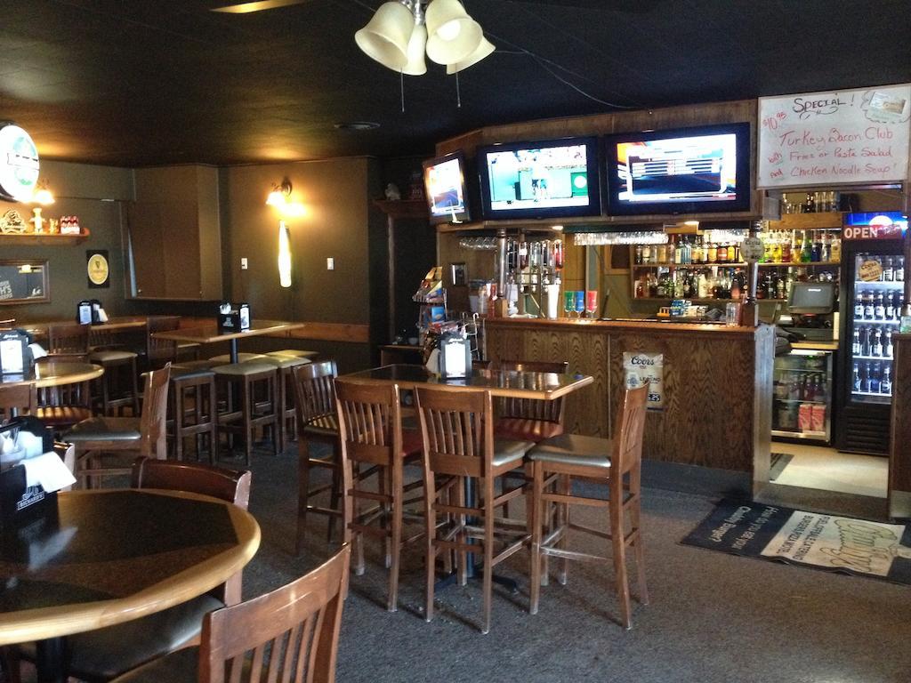 Chubby'S Bar & Motel Belle Plaine Екстериор снимка